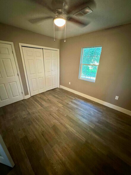 Building Photo - 120 W 18th St