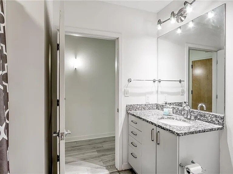 Building Photo - 943 Peachtree St NE