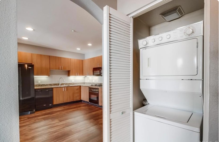 Building Photo - 525 11th Ave