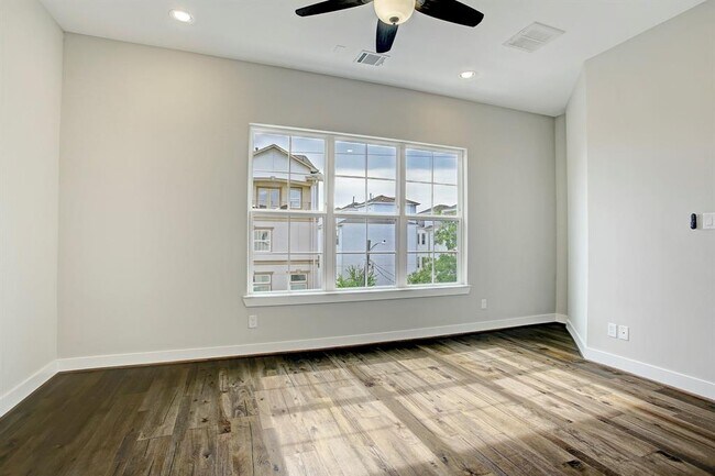 Building Photo - 1108 Fowler St
