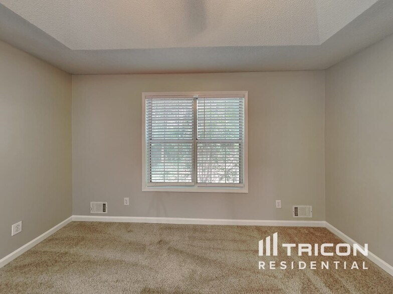 Building Photo - 118 Valleydale Dr