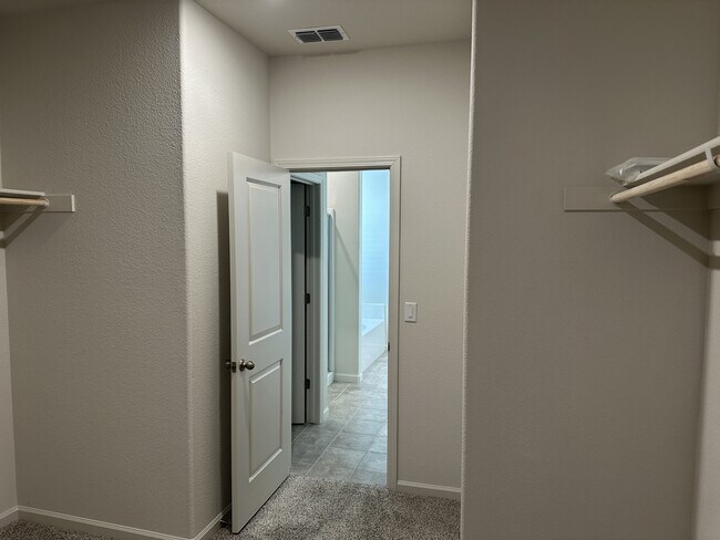 Building Photo - 7042 Mauna Loa Wy
