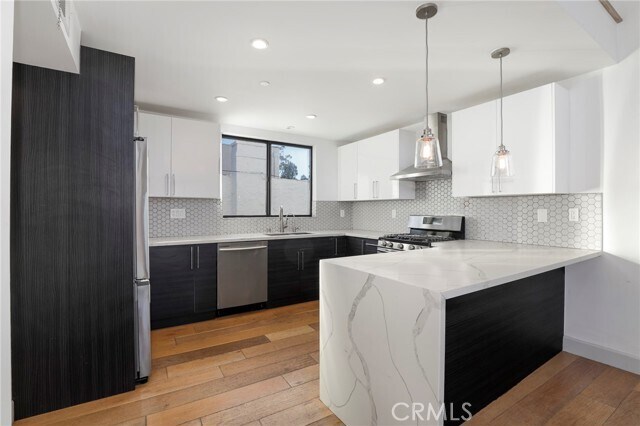 Building Photo - 2400 Glendale Ct