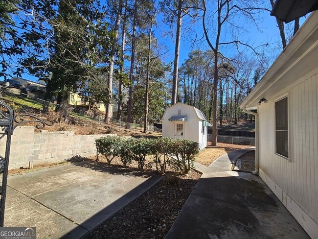 Building Photo - 2015 Gibralter Way