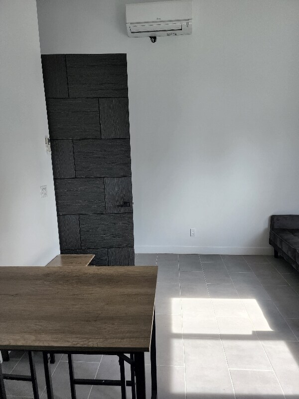 Building Photo - 6653 Melba Ave