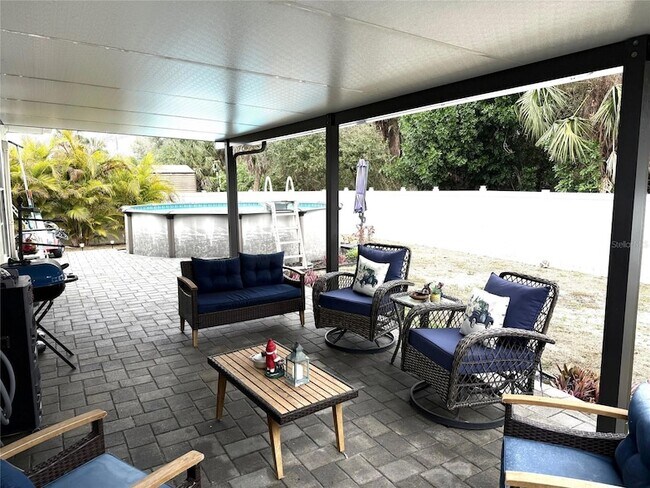 Building Photo - 2122 Winningway St