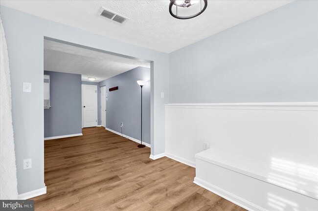 Building Photo - 696 Southern Hills Dr