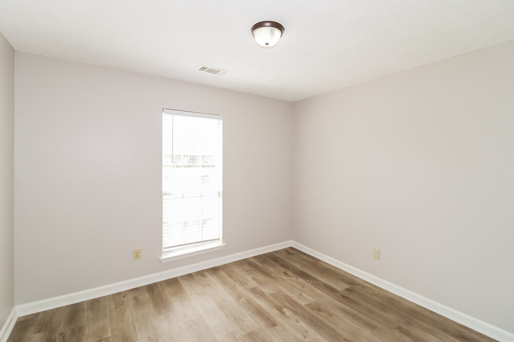 Building Photo - 170 Oaksedge Dr