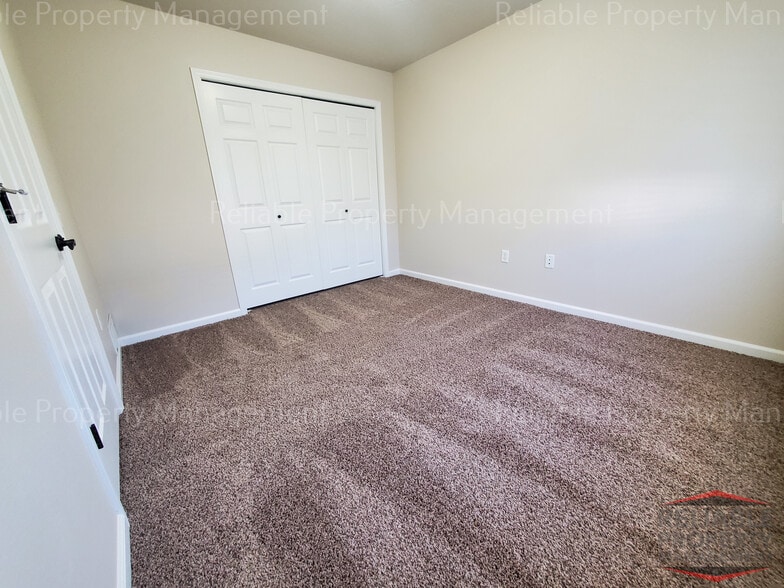 Building Photo - 1557 Bull Pen Way