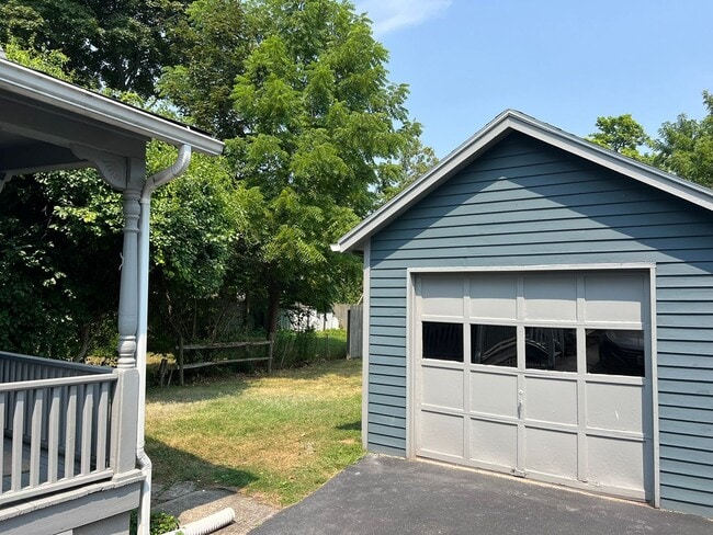 Building Photo - Single Family Home - Available - Will not ...