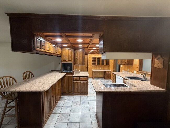 Building Photo - 708 S Monte Vista St