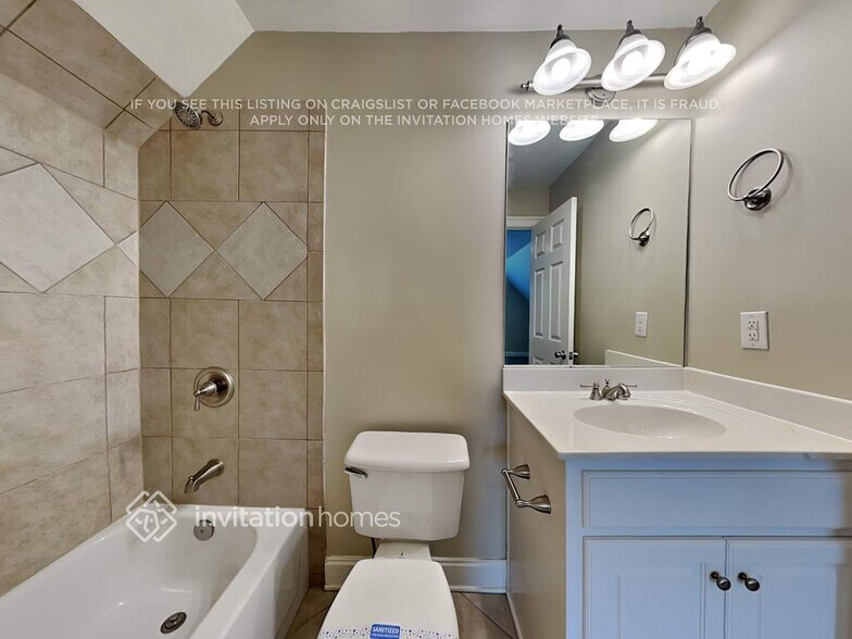 Building Photo - 14 Whitegrass Ct