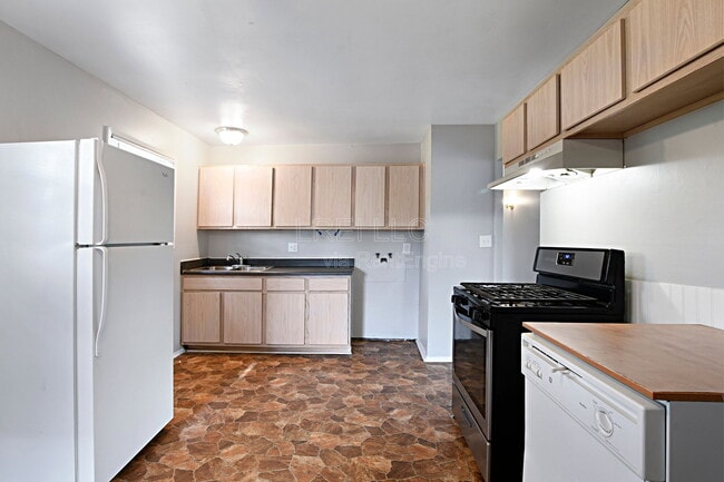 Building Photo - 8602 Gary Wy