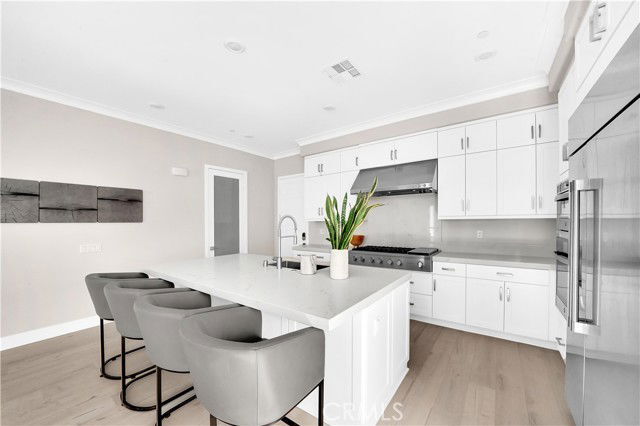 Building Photo - 249 Chorus