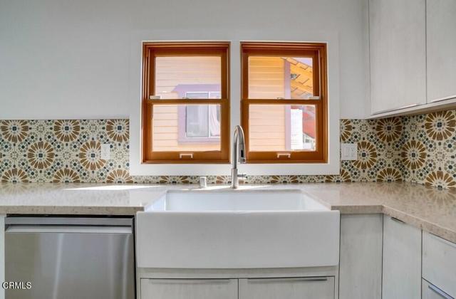 Building Photo - 130 N Ave 60