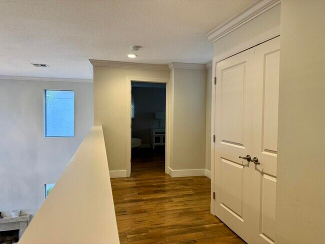Building Photo - 10577 Santa Laguna Dr