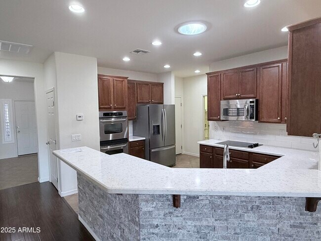 Building Photo - 16549 W Rowel Rd