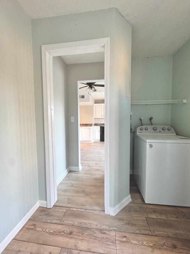 Building Photo - 7100 Nathan Hale Way