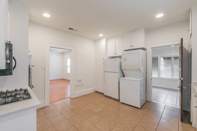 Building Photo - PRETTY HOME NORTH OF THE BRICKS in the CUL...