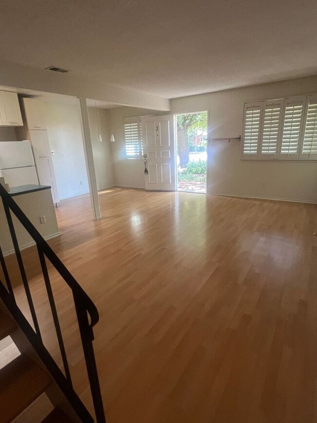 Building Photo - Epic REA: Cozy 2BR Near UC Davis w/ Garage...
