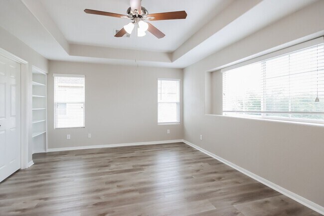 Building Photo - 5222 Rio Dr