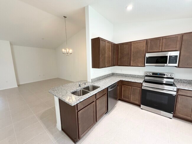 Building Photo - 2 Whee Pl