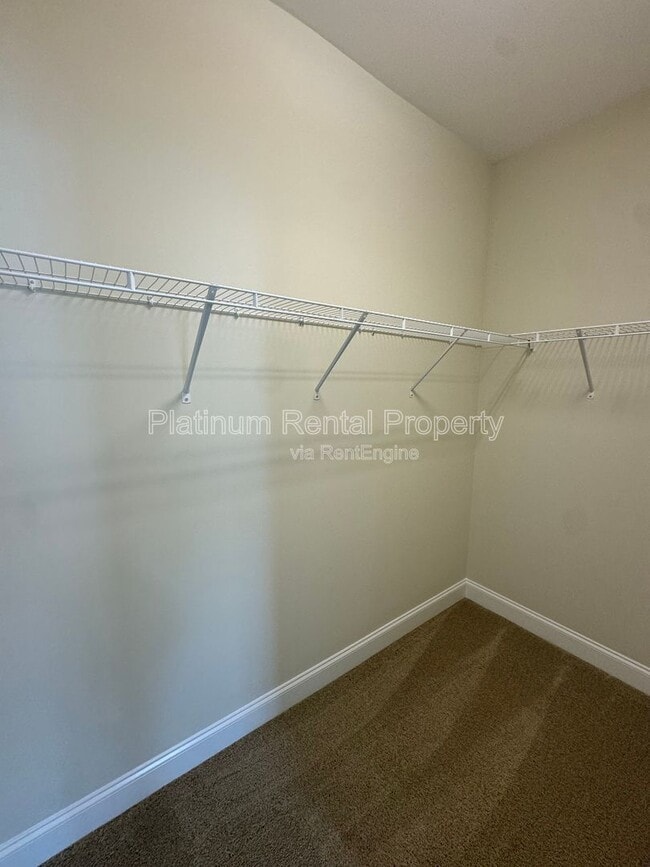 Building Photo - 3578 Strath Dr
