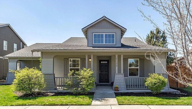 Building Photo - Single-level 3 BR-2BA Home in SE Bend