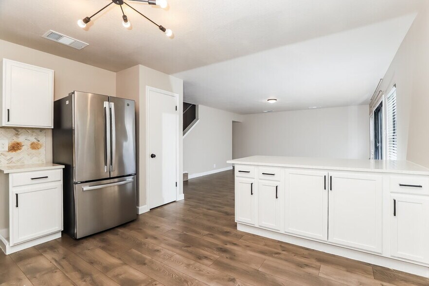Building Photo - 8106 Hoovers Bend