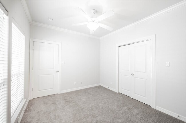 Building Photo - 643 Hartman St