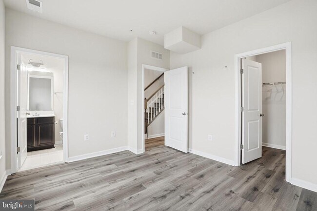 Building Photo - 14325 Potomac Heights Ln