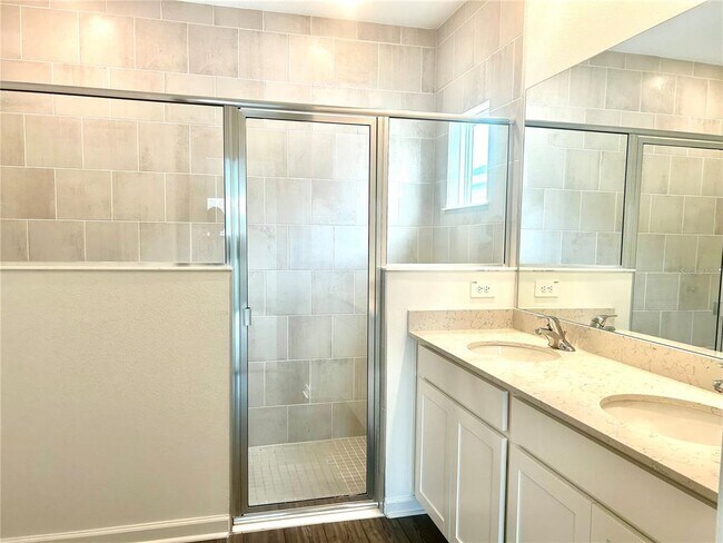 Building Photo - 4611 SW 83rd Lp