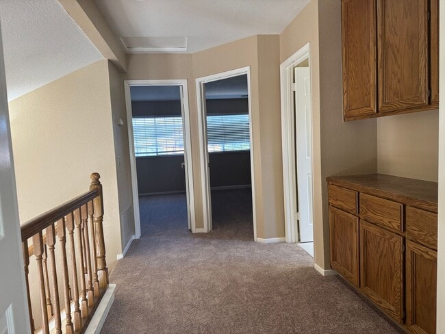 Building Photo - New carpet and paint!