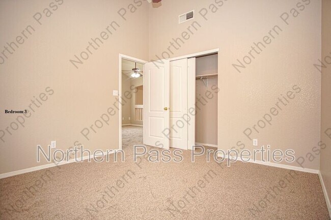 Building Photo - 10790 Adin St