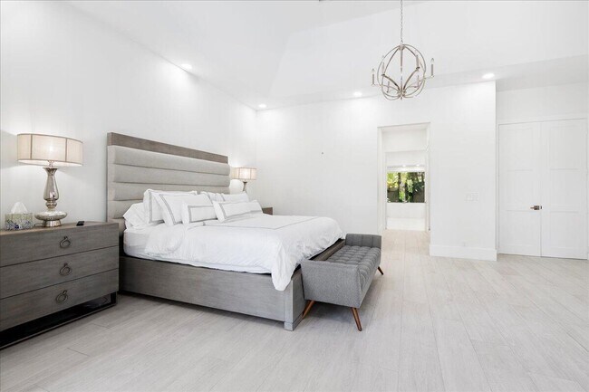 Building Photo - 2313 Golf Brook Dr