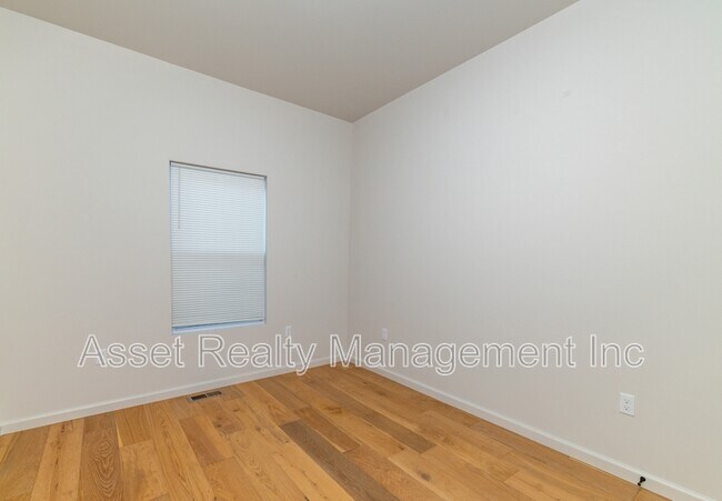 Building Photo - 1422 Beaumont Ave