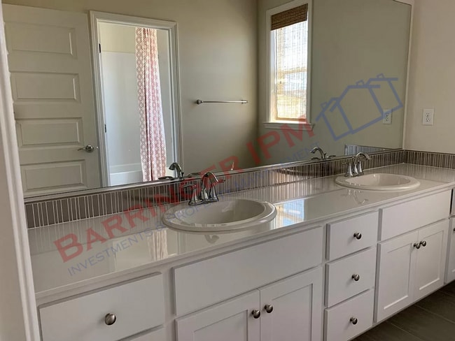 Building Photo - House is occupied *DO NOT DISTURB TENANTS* Call office with any questions