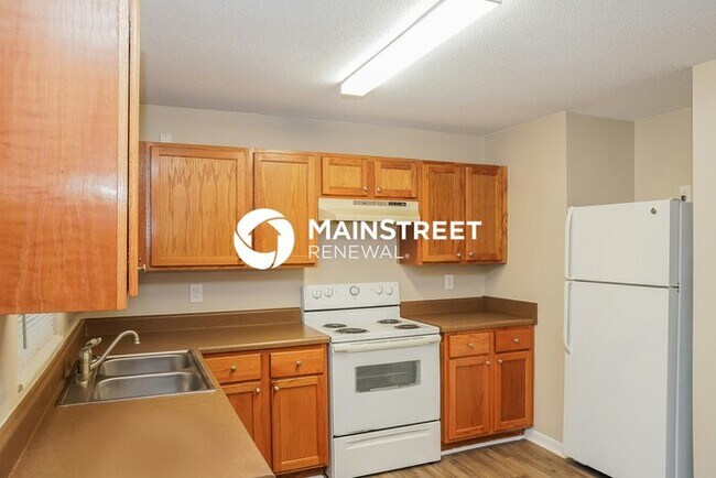 Building Photo - 3 Bedroom Pet-Friendly Home in Melbourne, FL with Main Street Renewal