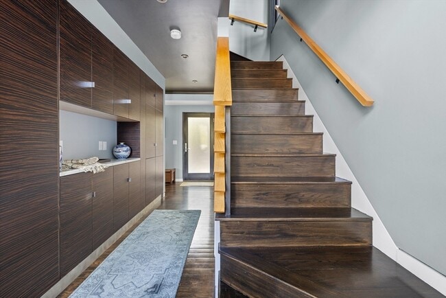 Building Photo - 62 Grampian Way