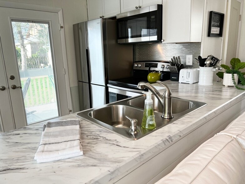 Building Photo - 2143 Winston Ave