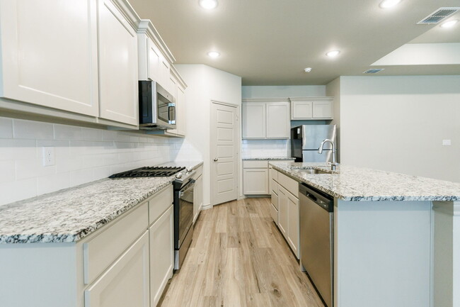 Building Photo - Wonderful 3/2 in Wolfforth!!!