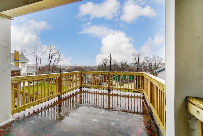 Building Photo - Three Bedroom Home in Covington!