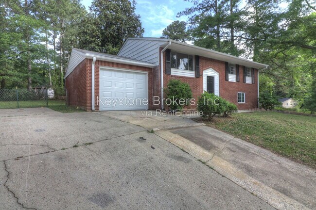 Building Photo - 1387 Willow Dr