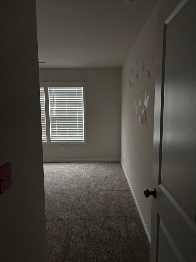 Building Photo - 1057 Field Strip Rd