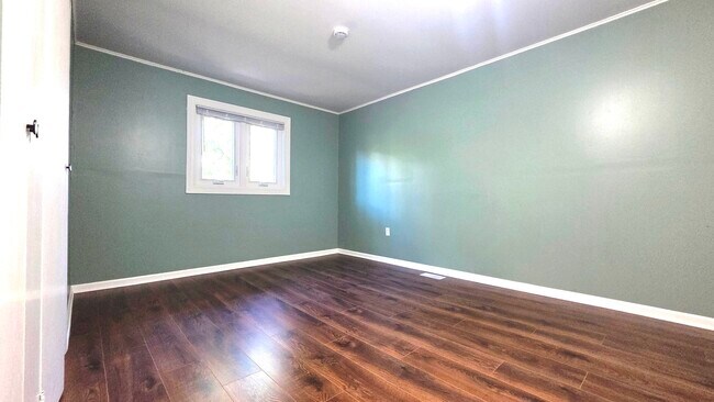 Building Photo - 412 Meadow Ln