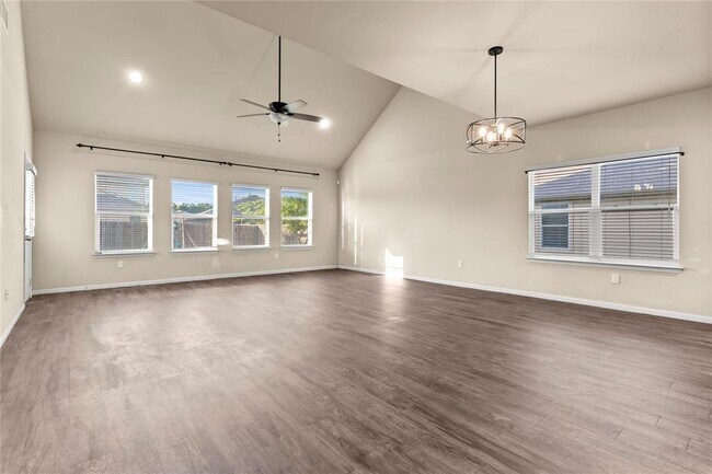 Building Photo - 407 Camellia Dr