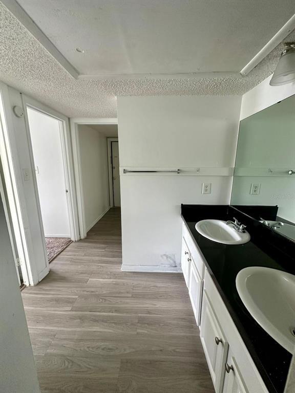 Building Photo - 2519 N Alafaya Trail