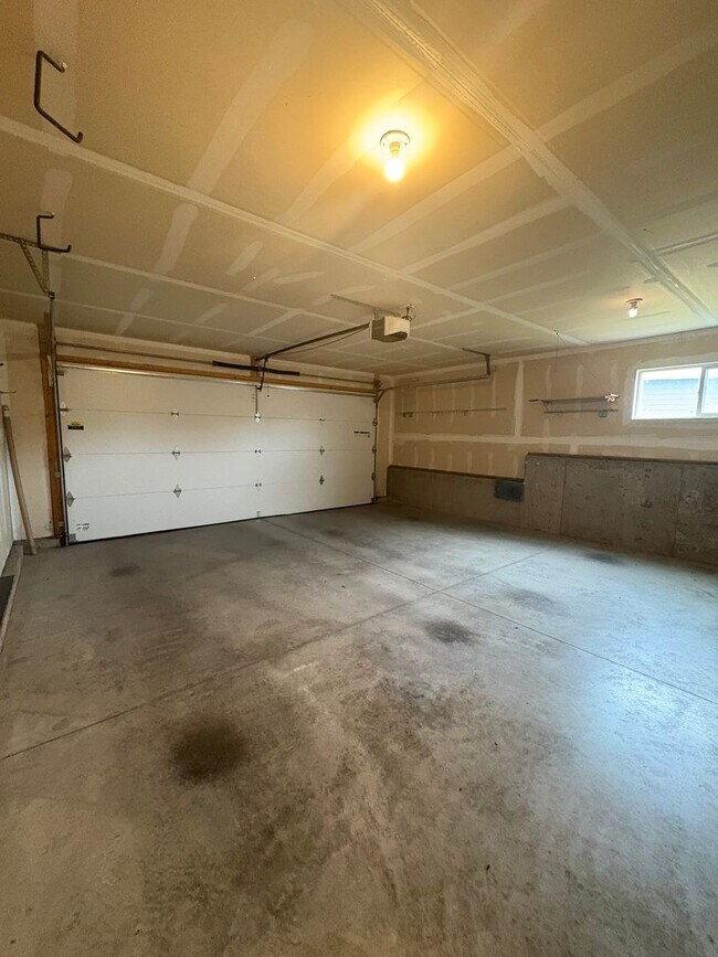 Building Photo - 3 BED | 3 BATH | HOME | ELKS CROSSING