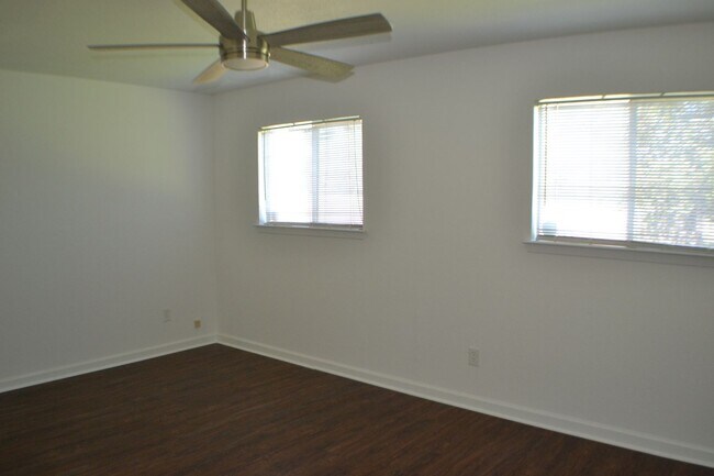 Building Photo - House for Rent in Austin