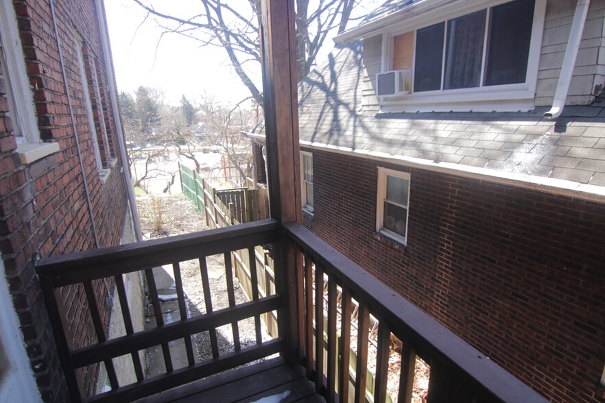 Building Photo - 8001 Saint Lawrence Ave